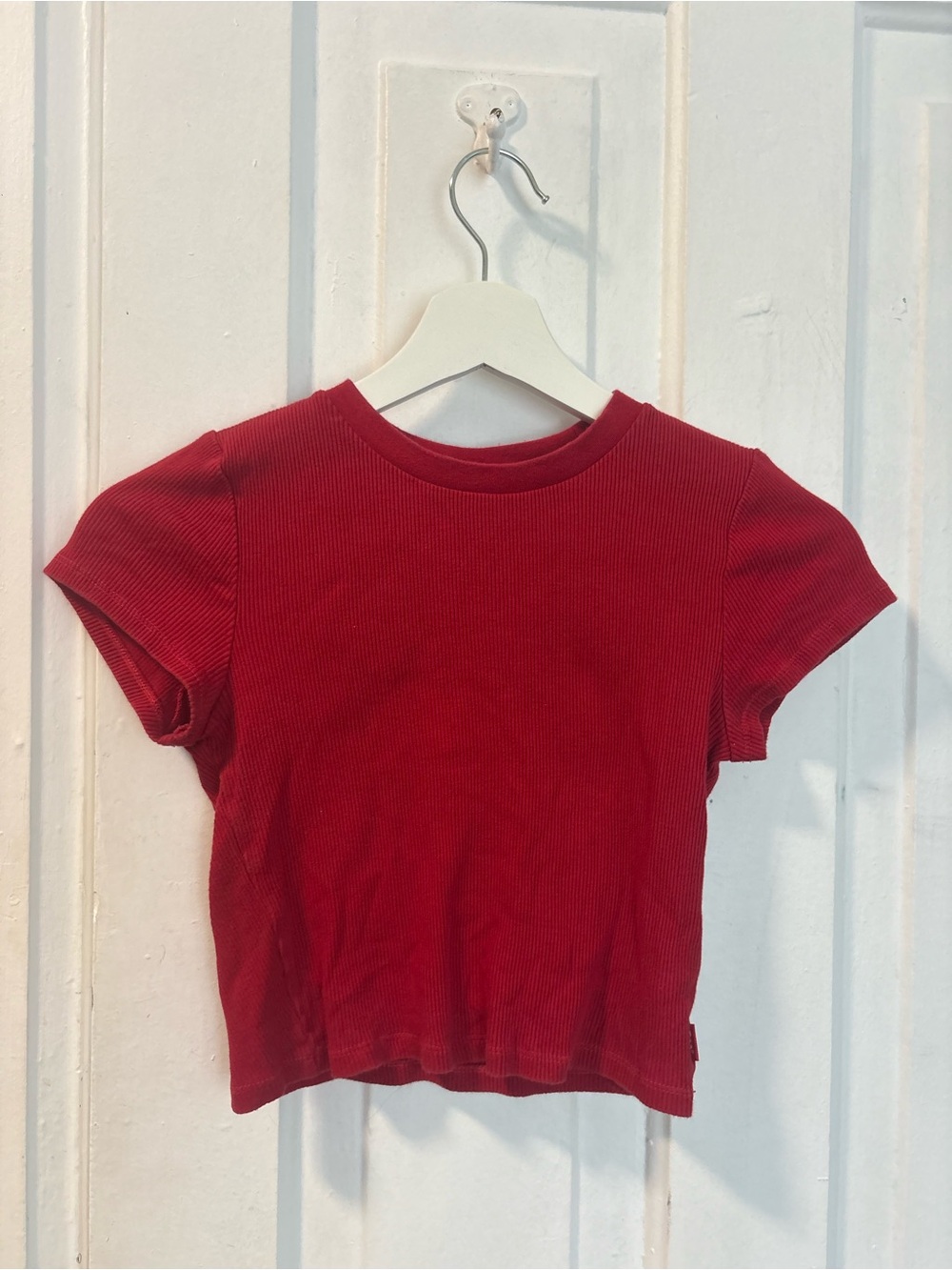 Woman’s Red Ribbed Short Sleeve Cropped Tee